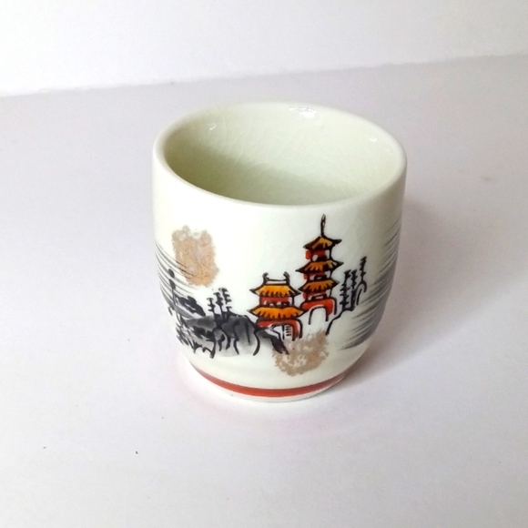 Saki Cup Kutani Pagoda Black Mountain Single Replacement/Addition Collectible 2" - Picture 3 of 6